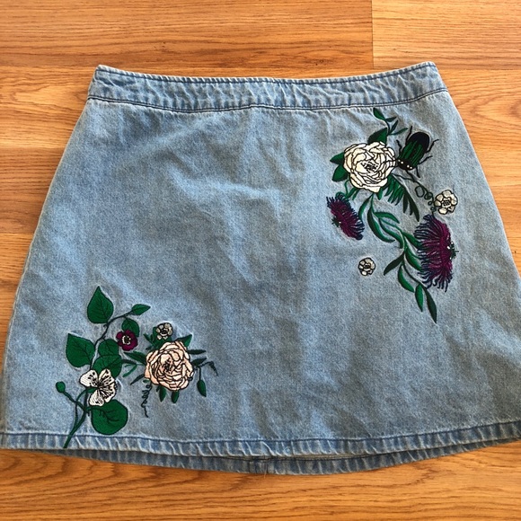 H&M Dresses & Skirts - H&M Coachella Denim Embroidered Skirt